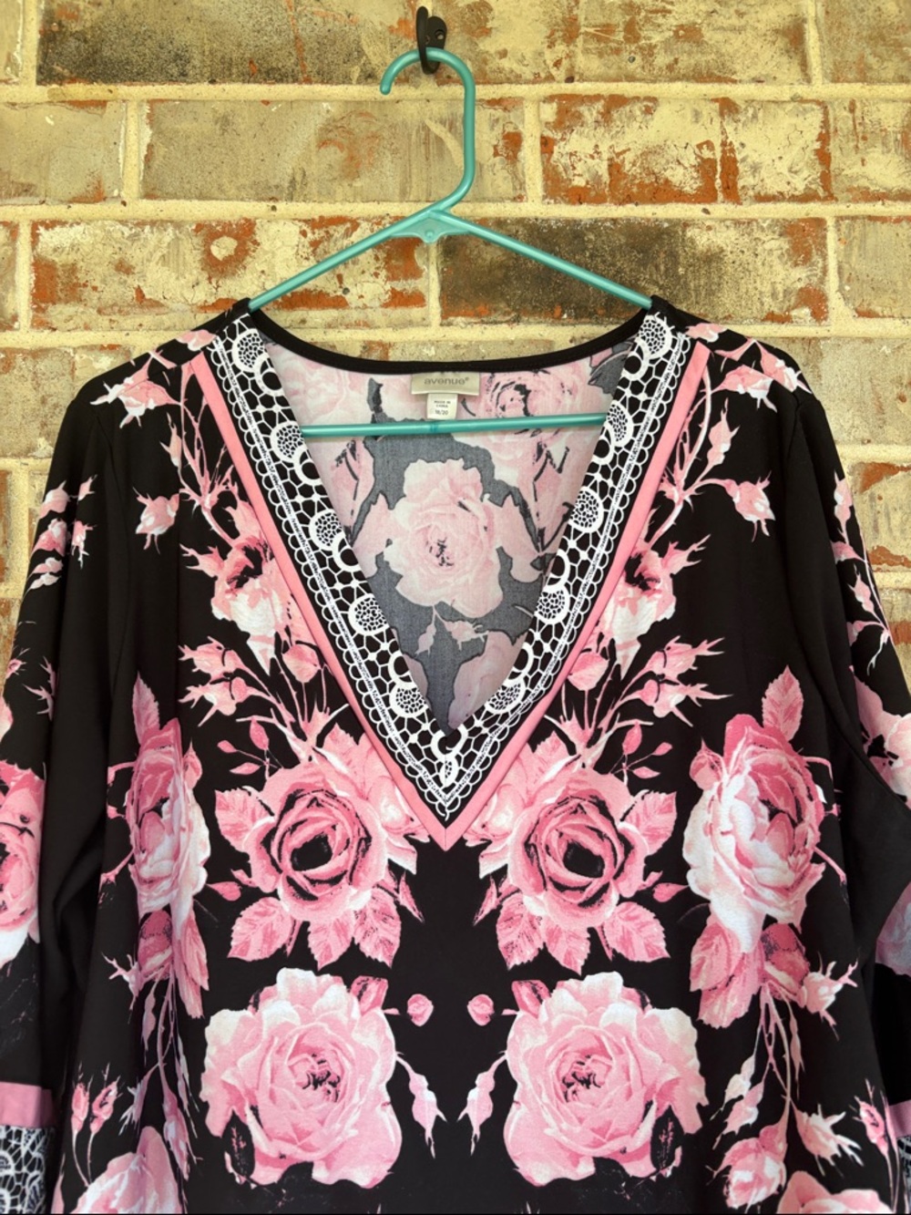 Avenue Black with Pink Rose Print Ruffle Sleeve Border Tunic - Picture 2 of 8